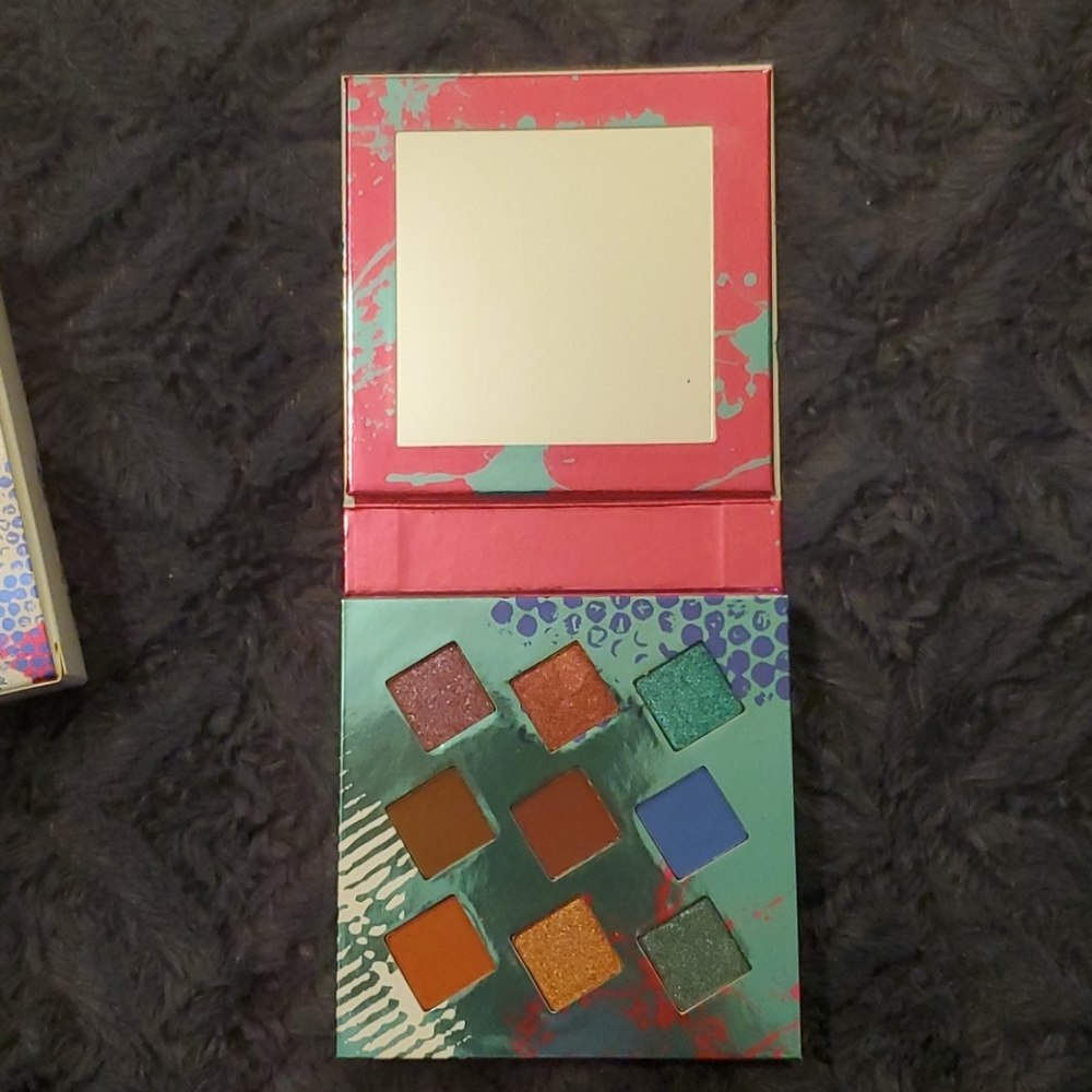 Living in color pallet